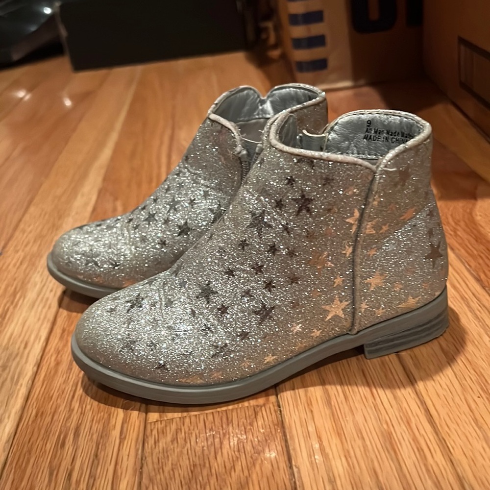 Silver Cat&Jack ankle boots kids size 9